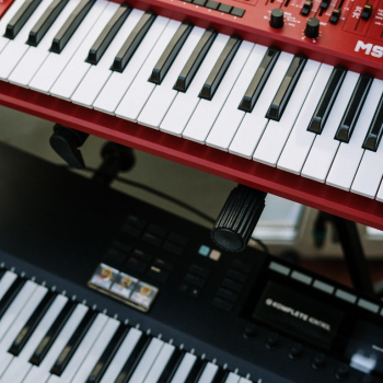Instrumenty MIDI i klawiszowe, Keyboard, naucz się gry na pianinie